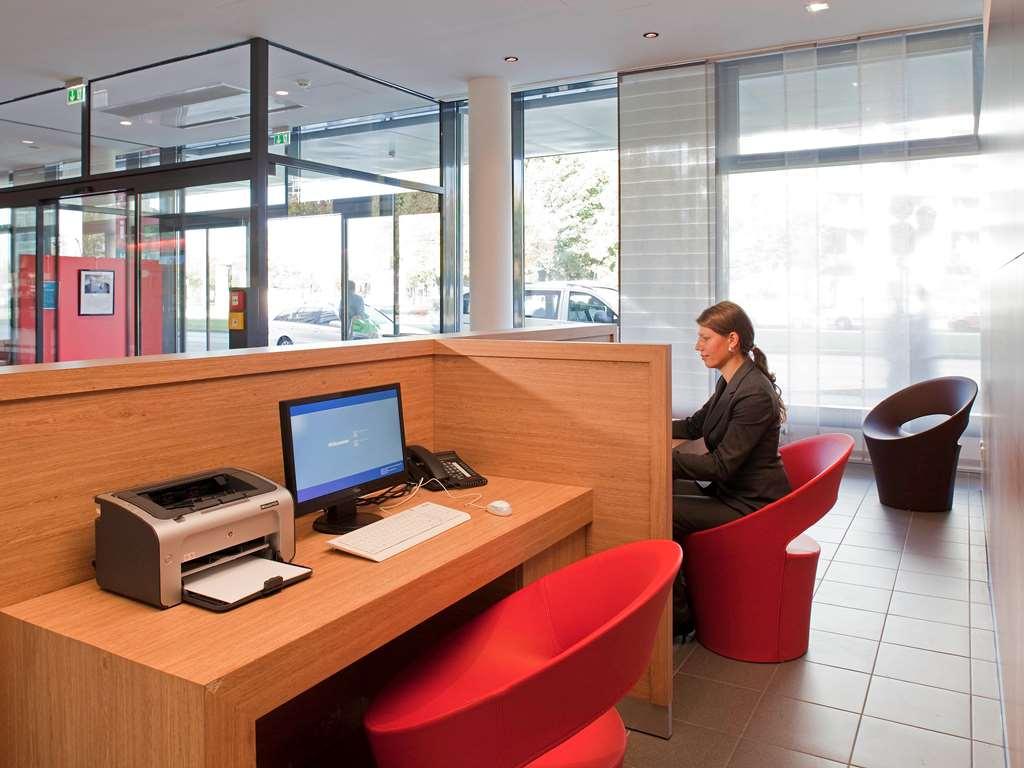 Ibis West Hotel 3*