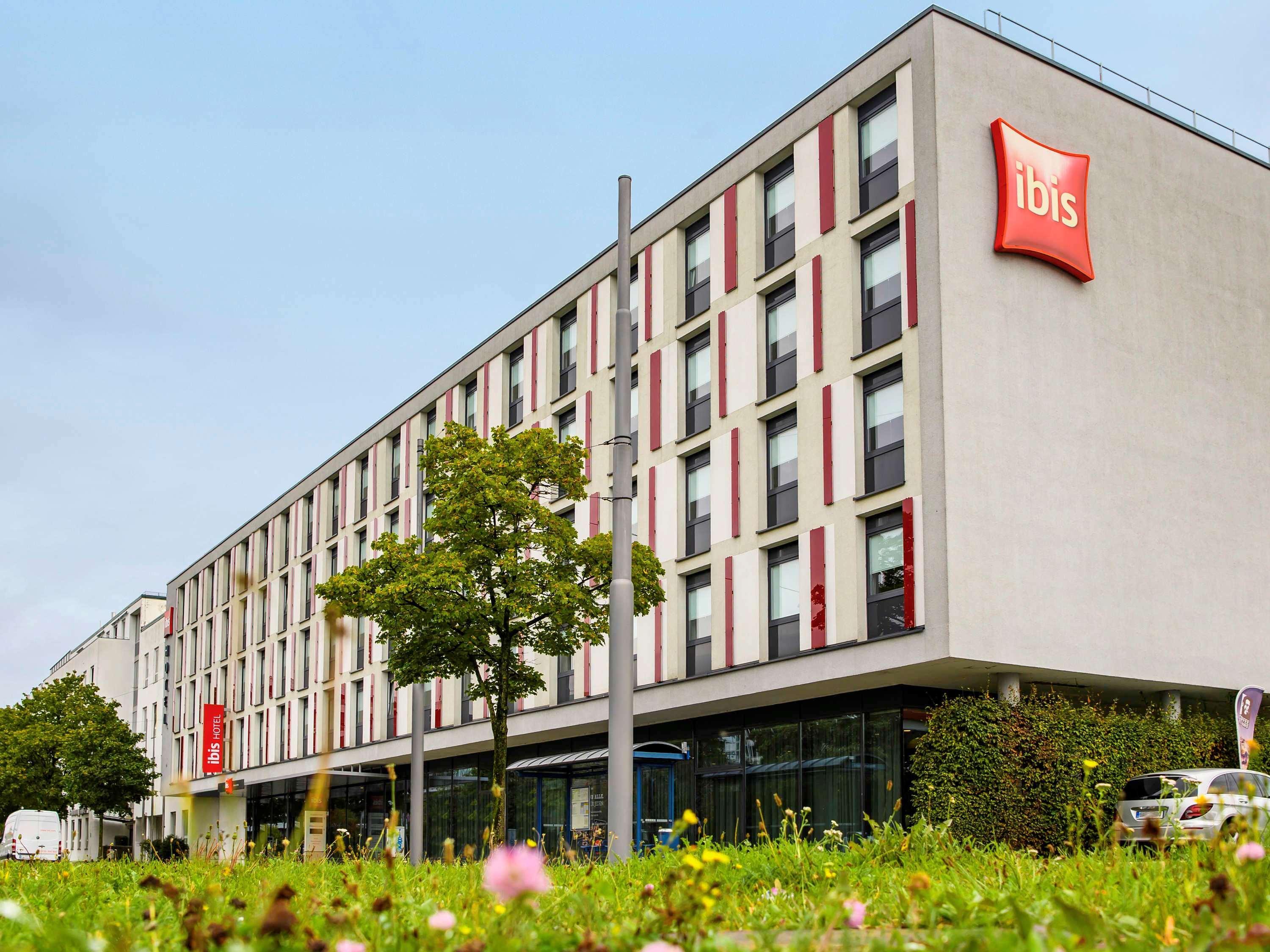 Ibis West Hotel
