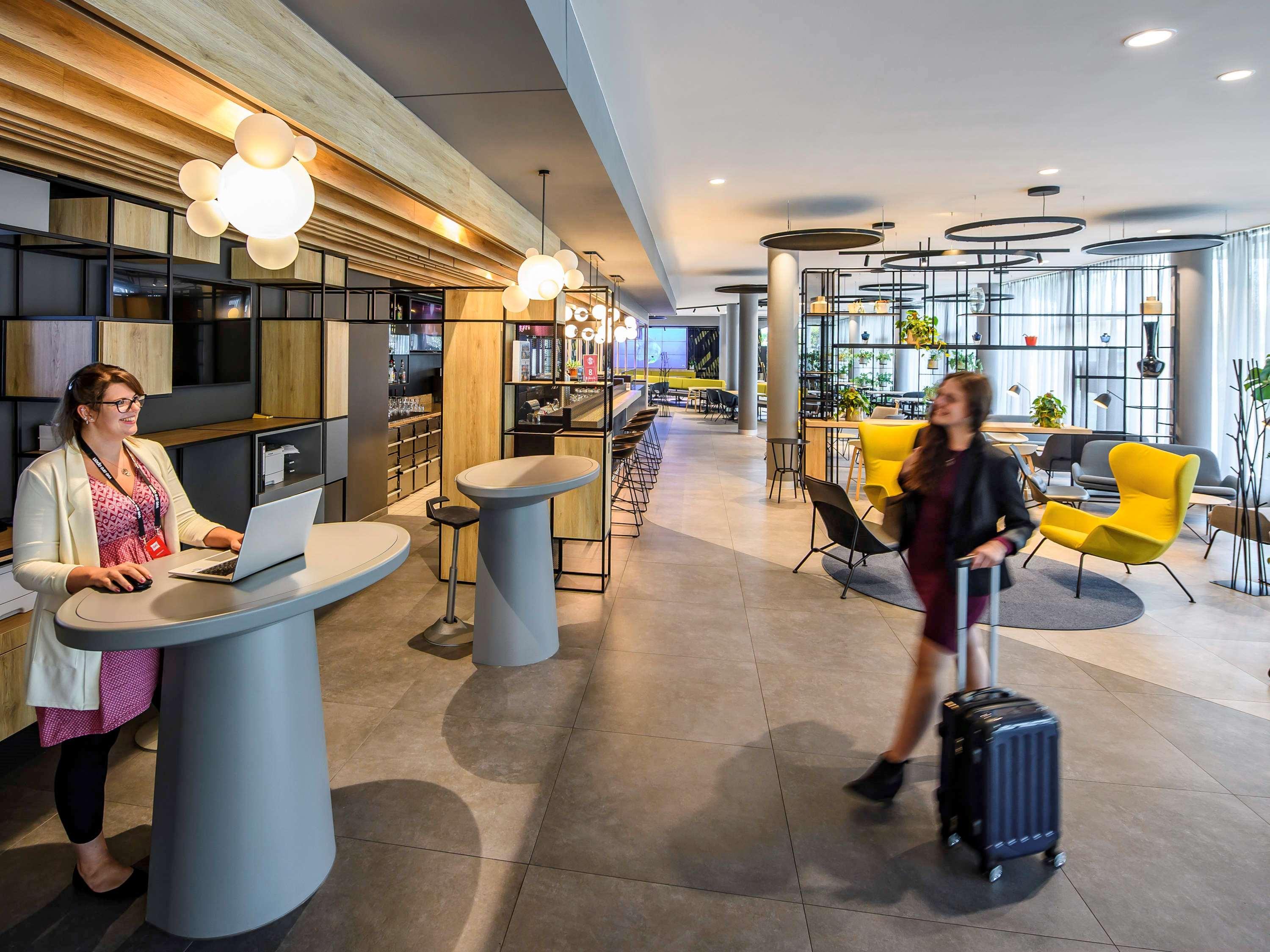 Ibis West 3*