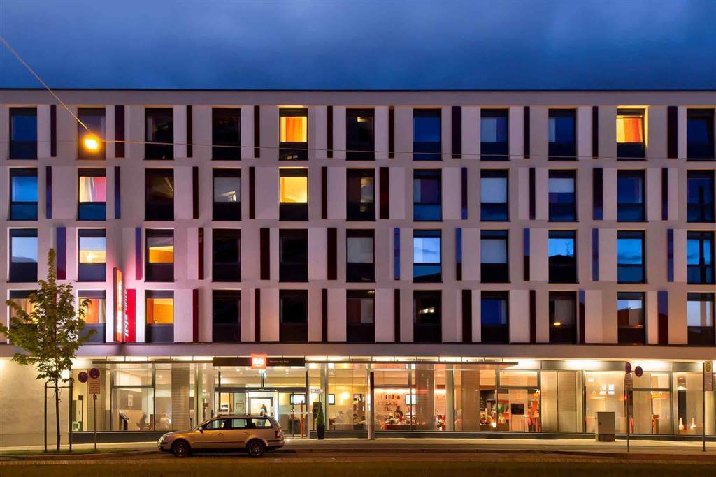 Ibis West Hotel 3*